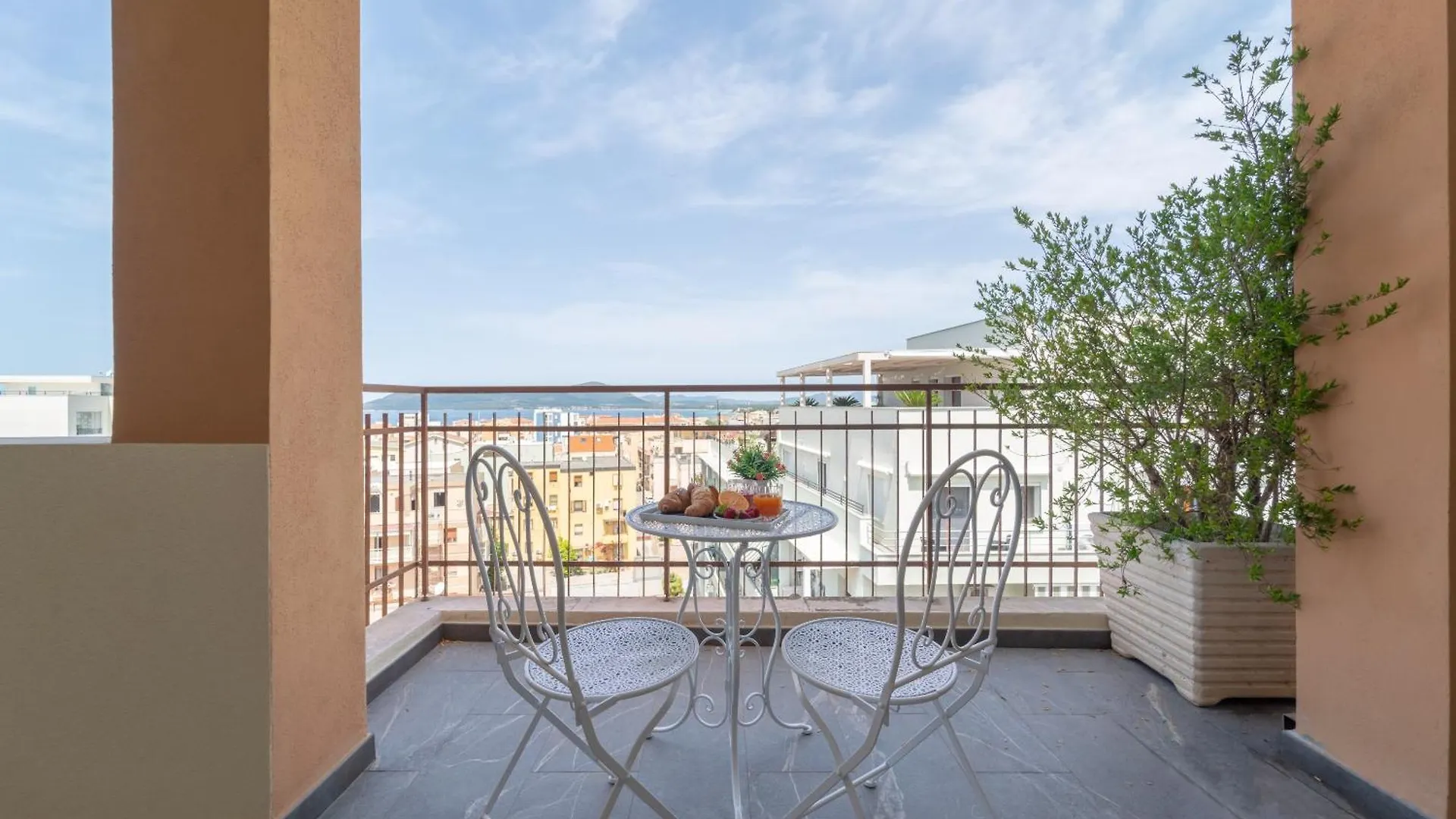 Konukevi Palu' Sea View Otel Alghero